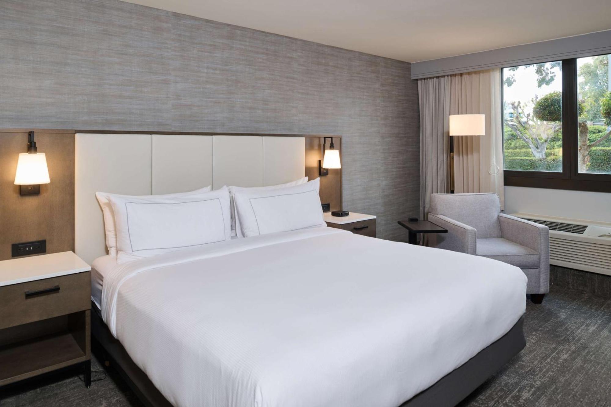 Doubletree By Hilton Buena Park Hotell Exteriör bild