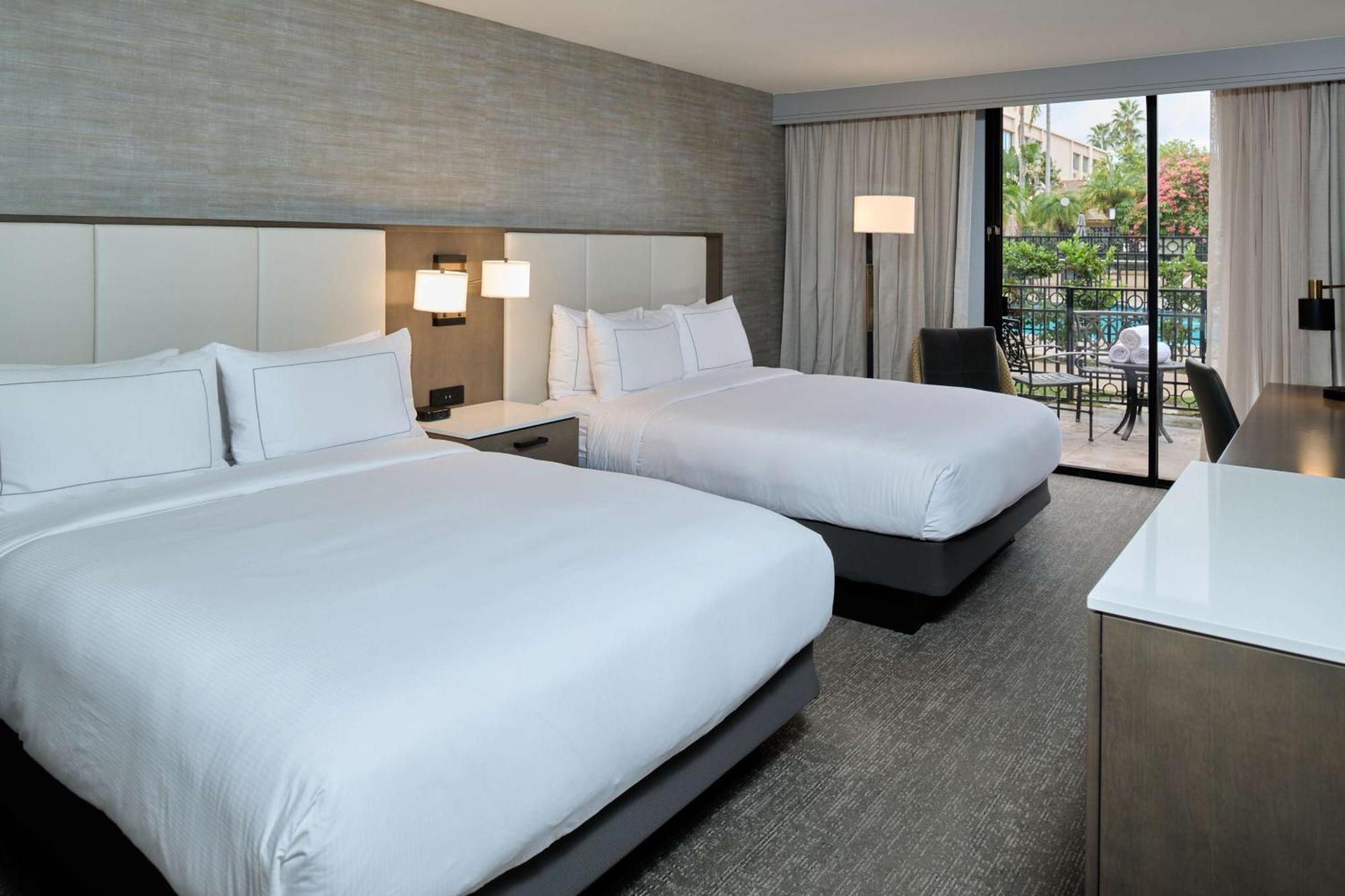 Doubletree By Hilton Buena Park Hotell Exteriör bild