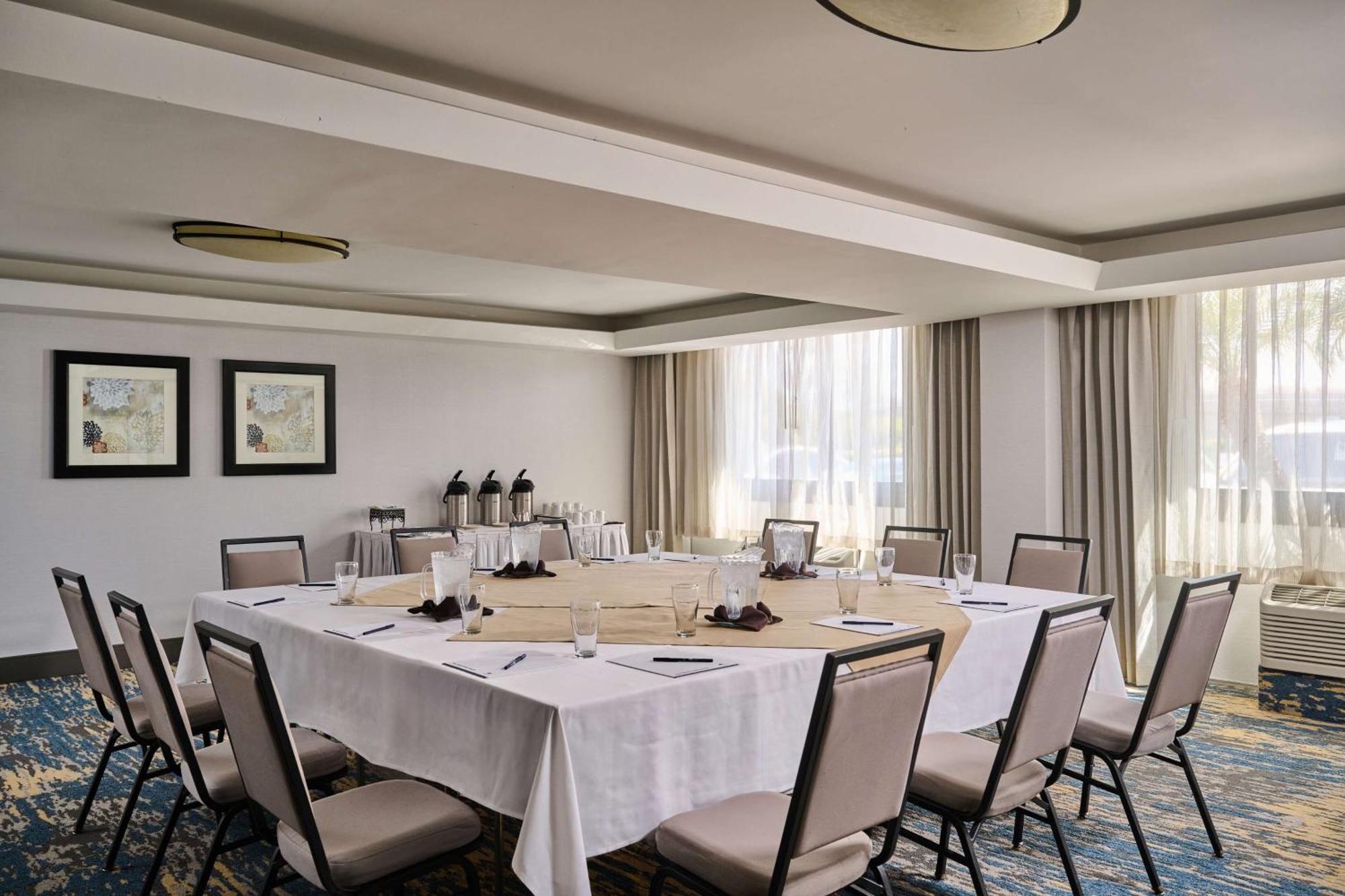 Doubletree By Hilton Buena Park Hotell Exteriör bild