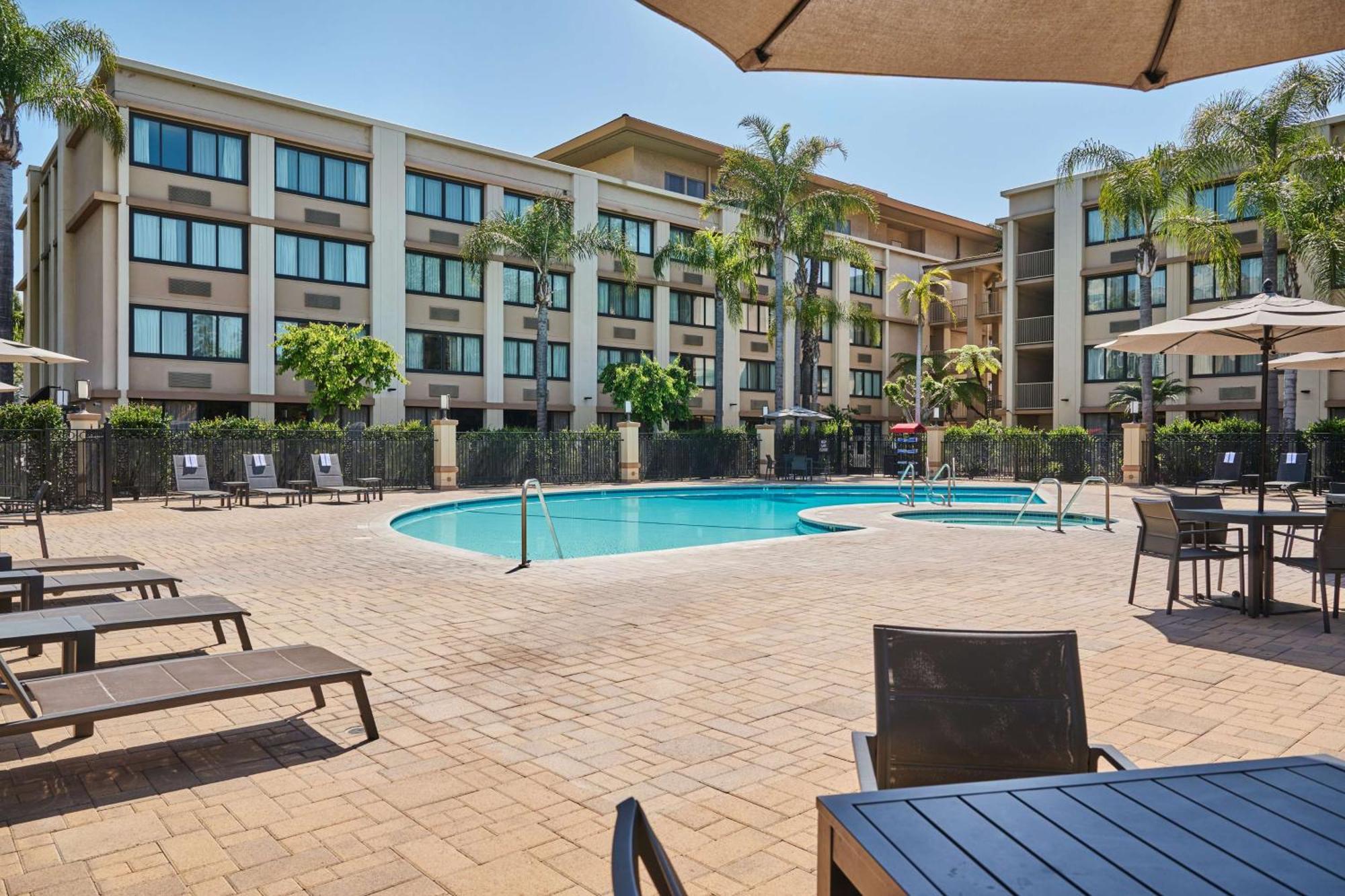 Doubletree By Hilton Buena Park Hotell Exteriör bild